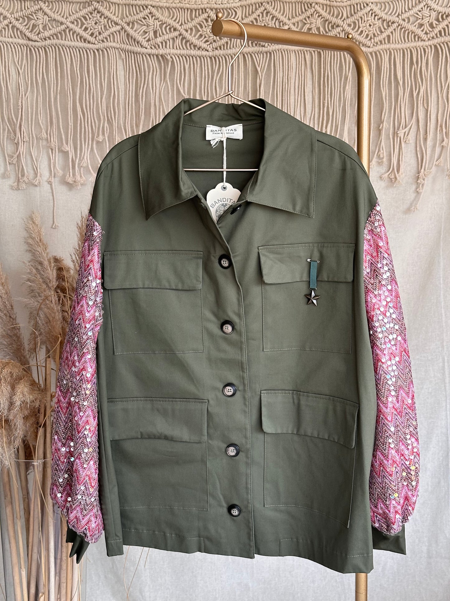 Veste Domonika